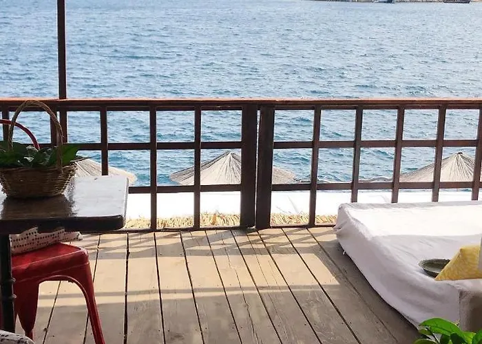 Pembe Yunus * בוזבורון