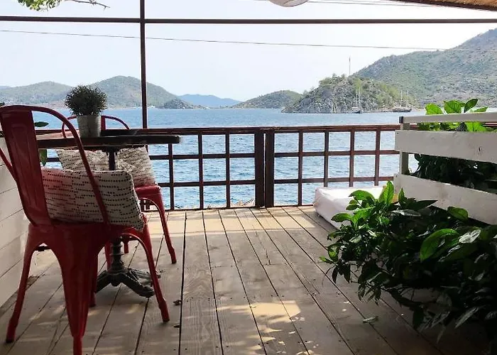 Pembe Yunus Bozburun