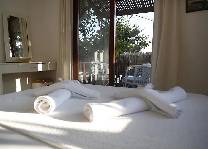 Pembe Yunus * בוזבורון