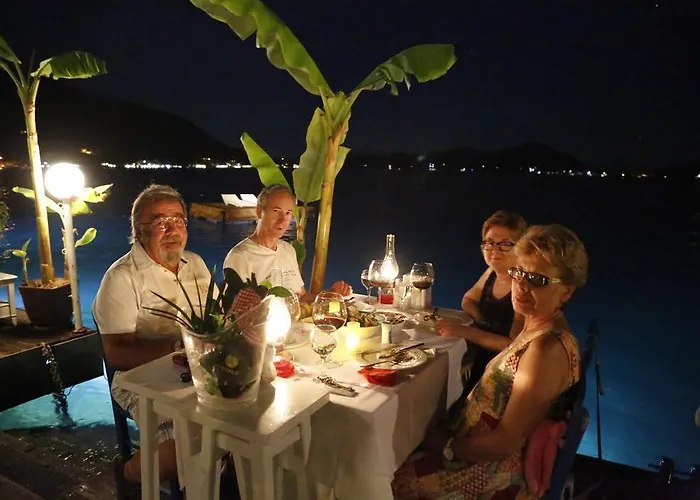 Pembe Yunus מלון *