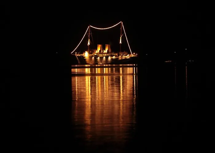 Pembe Yunus * בוזבורון