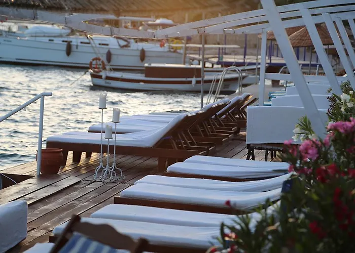 Pembe Yunus מלון